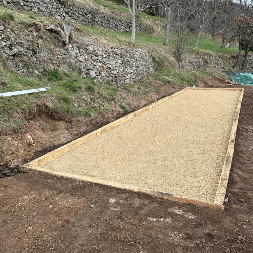sable d'un terrain de pétanque pour un gîte en ardeche