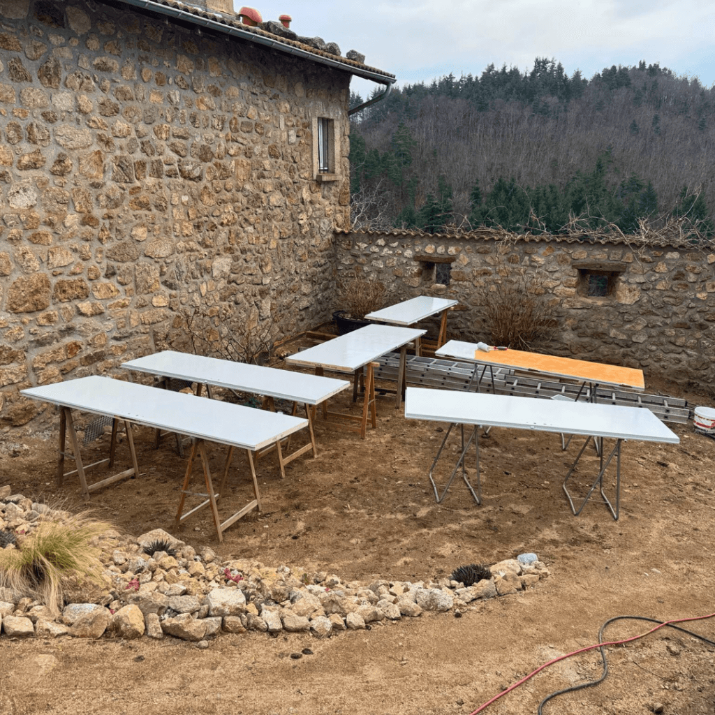 peinture de portes gîte ardeche